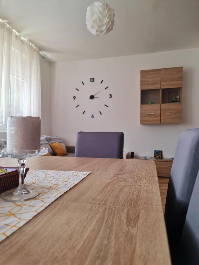 Apartment Pemper - Self check in&check out Otočac Esterno foto