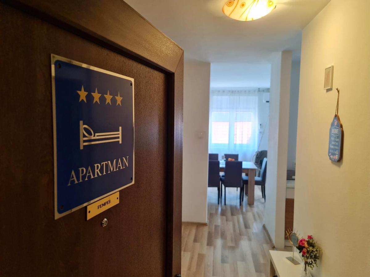 Apartment Pemper - Self check in&check out Otočac Esterno foto