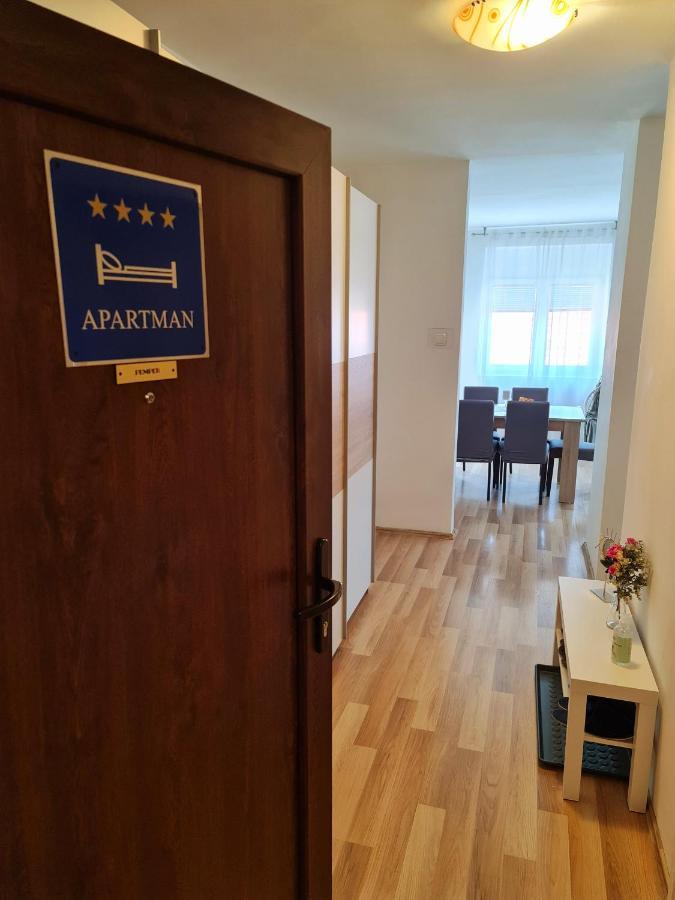 Apartment Pemper - Self check in&check out Otočac Esterno foto