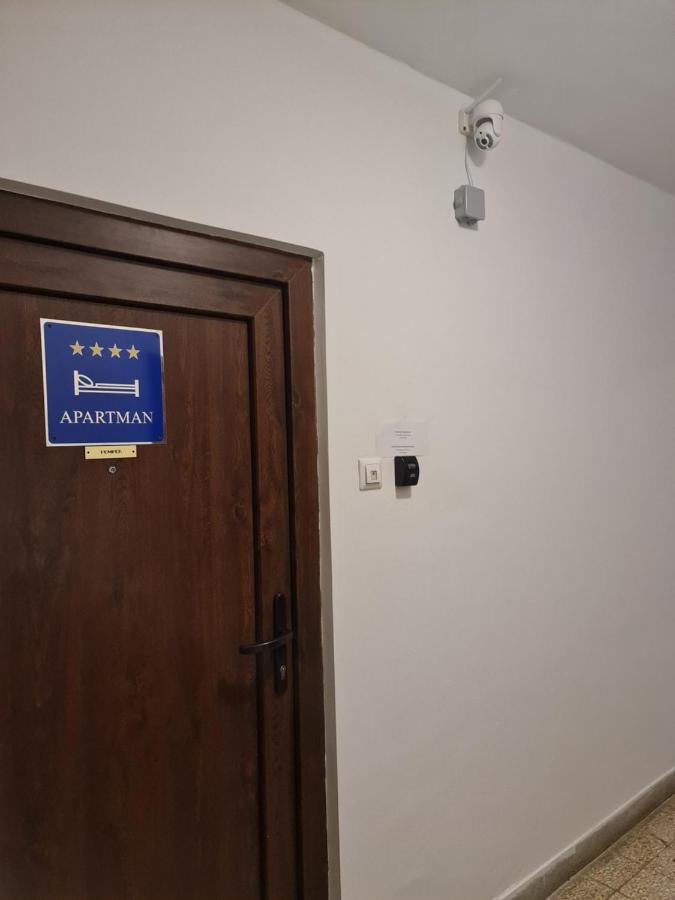 Apartment Pemper - Self check in&check out Otočac Esterno foto