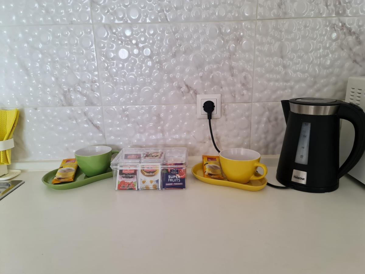 Apartment Pemper - Self check in&check out Otočac Esterno foto