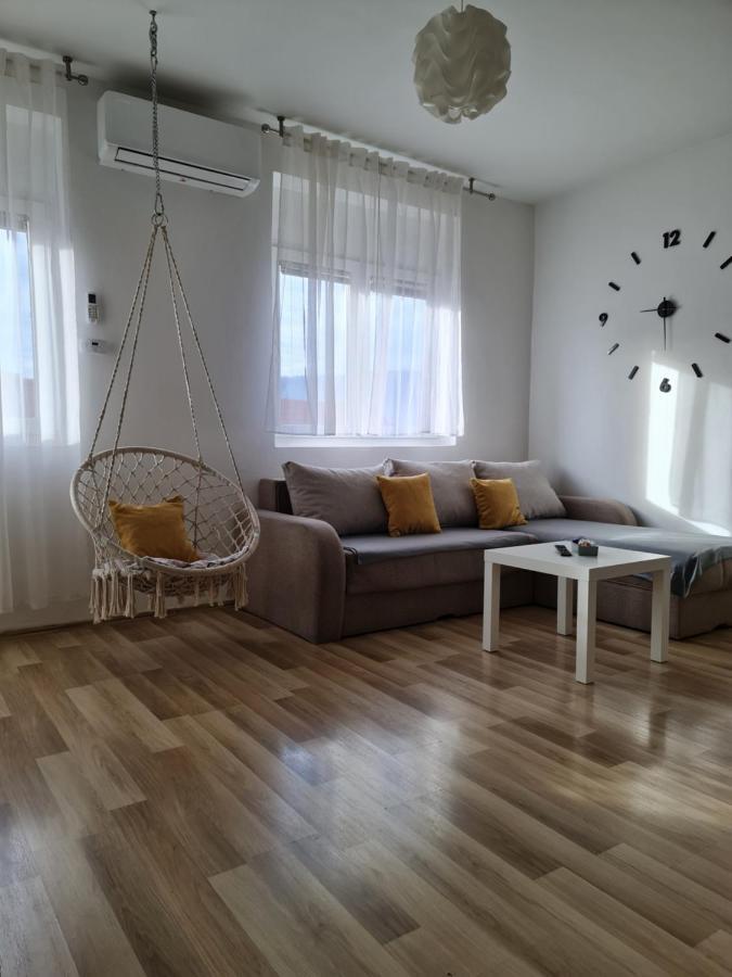 Apartment Pemper - Self check in&check out Otočac Esterno foto