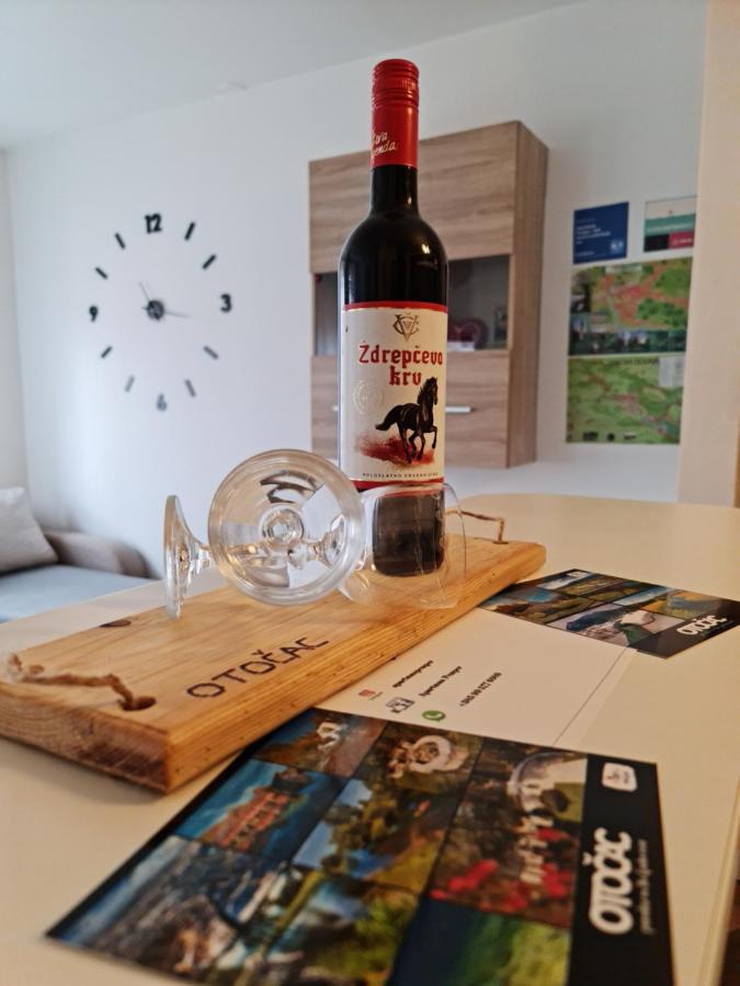 Apartment Pemper - Self check in&check out Otočac Esterno foto