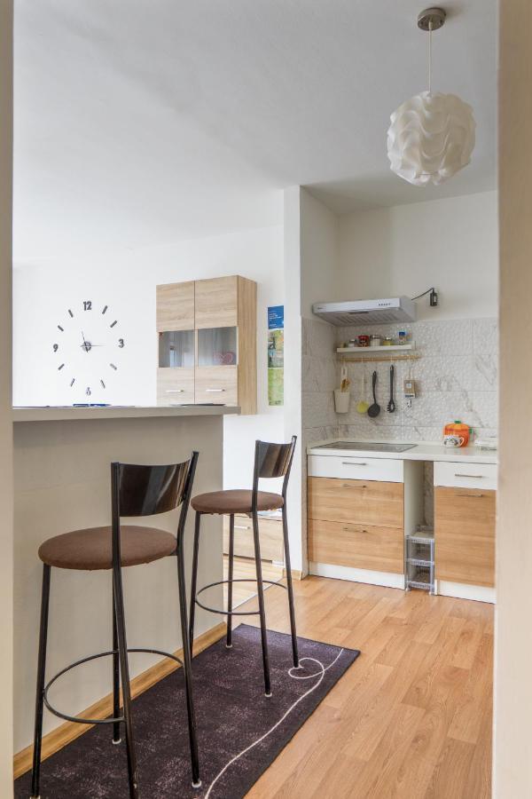 Apartment Pemper - Self check in&check out Otočac Esterno foto