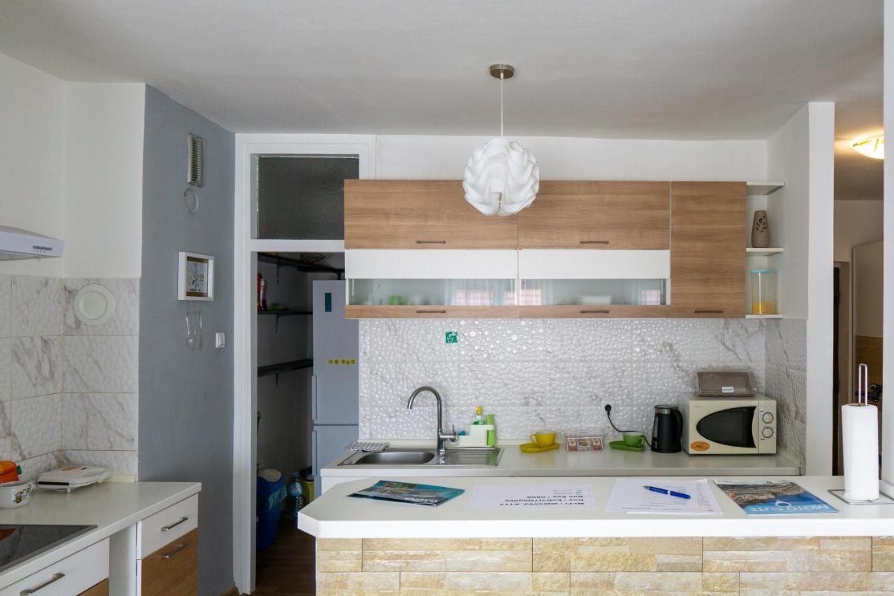 Apartment Pemper - Self check in&check out Otočac Esterno foto