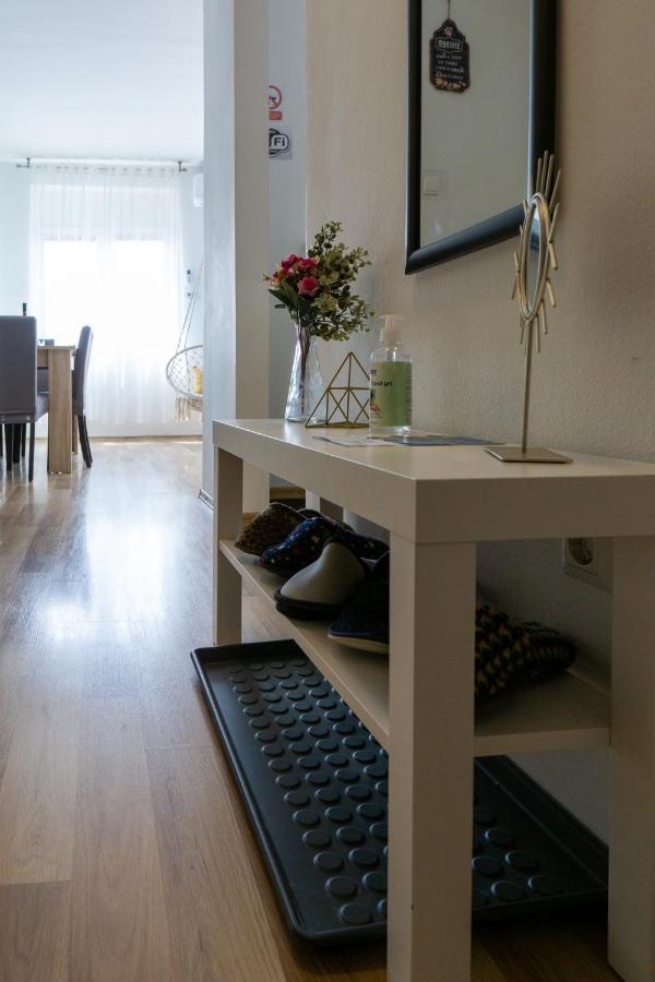Apartment Pemper - Self check in&check out Otočac Esterno foto