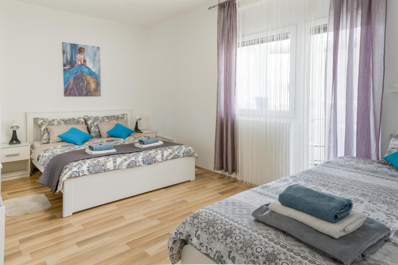 Apartment Pemper - Self check in&check out Otočac Esterno foto